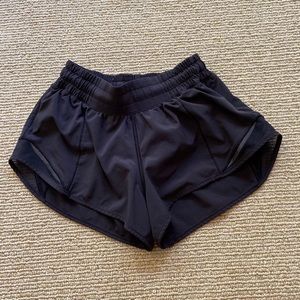 Lululemon Hotty Hot Shorts 2.5